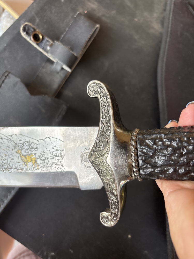 Deer picture inlay 10” Bowie knife