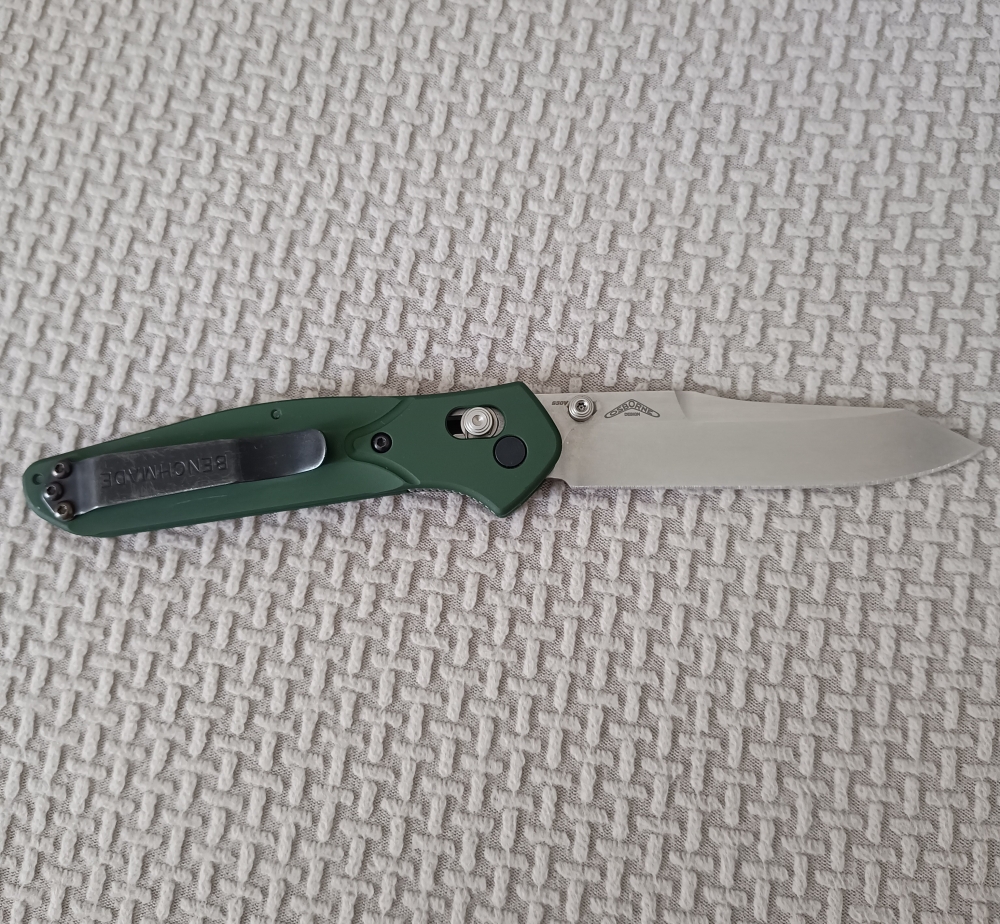 Benchmade 940 Osborne (BE940) | Green Aluminum | Reverse-tanto