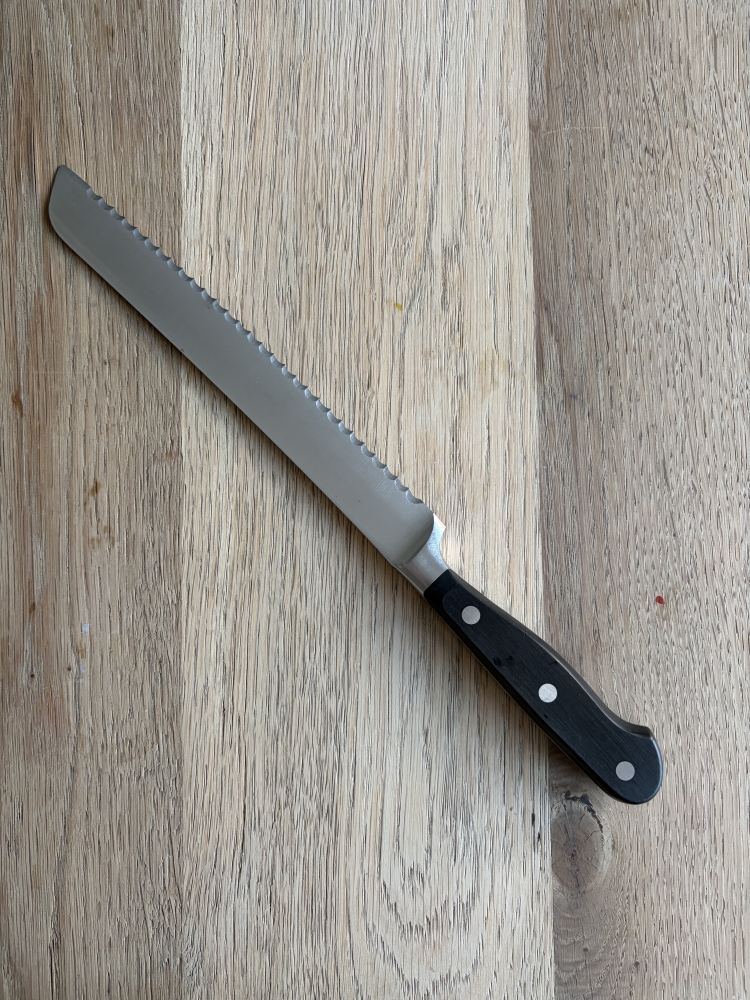 Wusthof Classic 20cm serrated bread knife