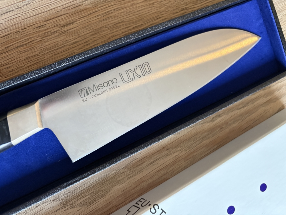 Misono UX10 180mm Santoku knife - (UK) Practically new
