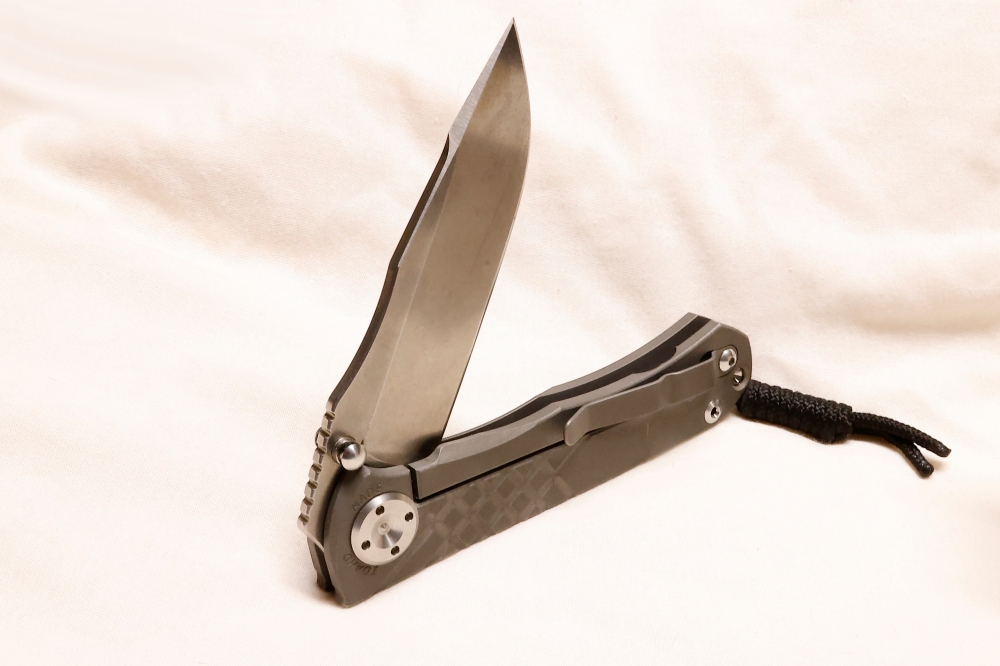 CHRIS REEVE UMNUMZAAN- Preowned, gently used, well maintained- OWN this knife TODAY- LOW PRICE!