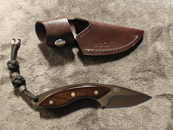 Buck 196 Mini Alpha Hunter w/ Sheath 