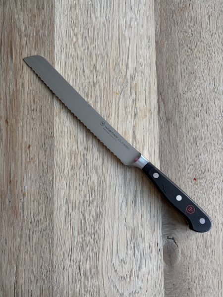 Wusthof Classic 20cm serrated bread knife
