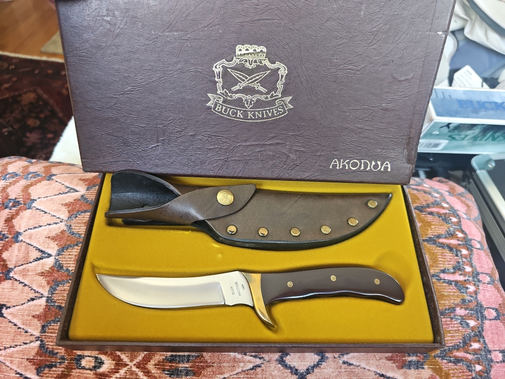 RARE! 1st variant  1972 BUCK AKONUA model 402