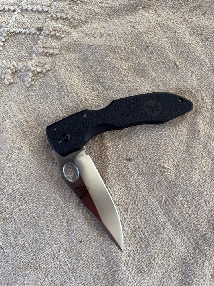 Benchmade Pika 10400 Oval Thumb Hole Discontinued 440c Blade