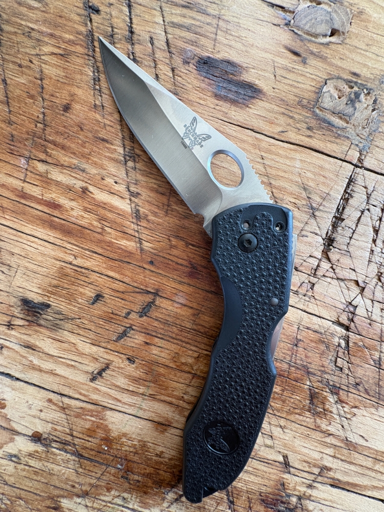 Benchmade Pika 10400 Oval Thumb Hole Discontinued 440c Blade