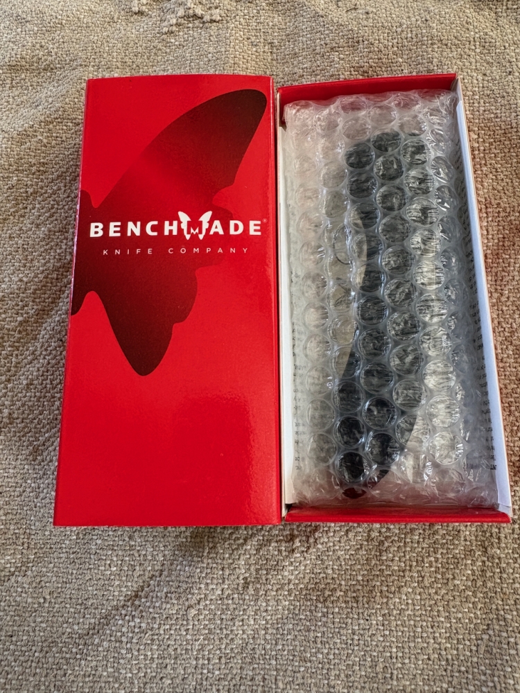 Benchmade Pika 10400 Oval Thumb Hole Discontinued 440c Blade