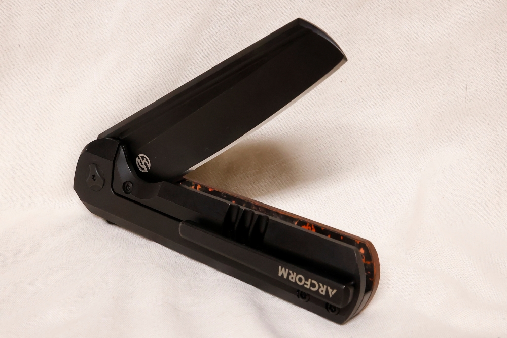 ARCFORM SLIMFOOT with Mars Valley Fat Carbon Fiber and Black Titanium handles! Stunning!