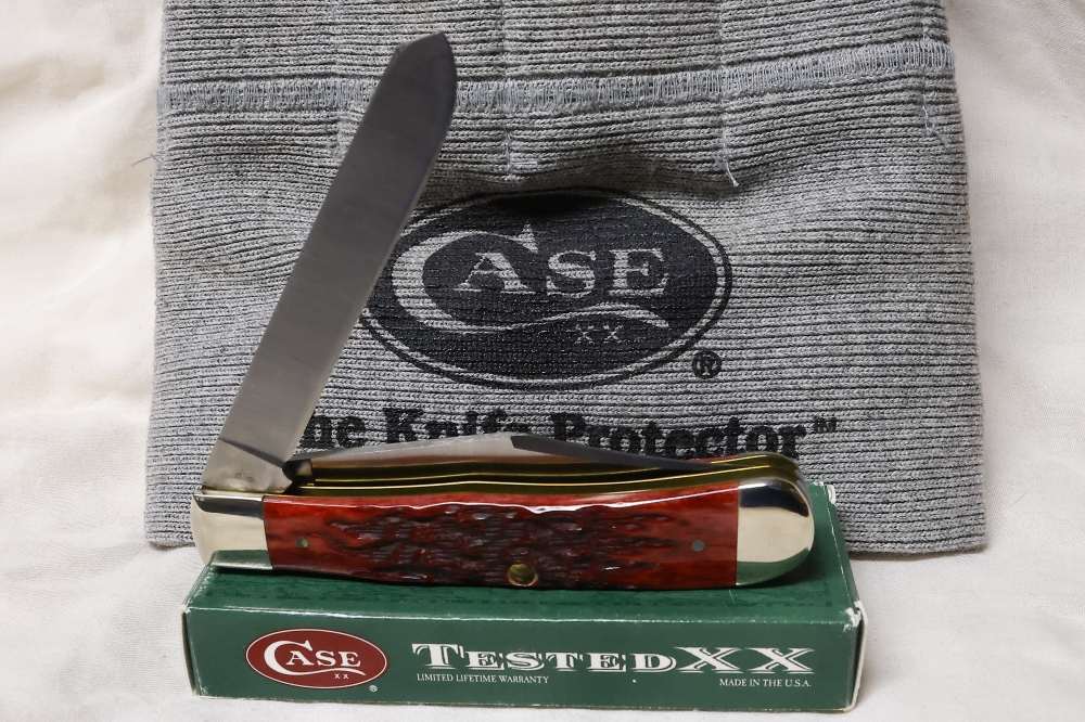 Very hard to find CASE TRAPPER! Add this RARE CASE TRAPPER to your CASE collection today!!