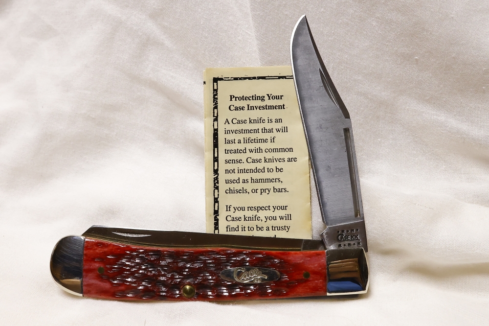 Very hard to find CASE TRAPPER! Add this RARE CASE TRAPPER to your CASE collection today!!