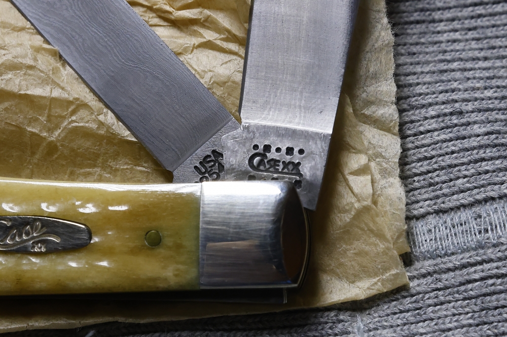 CASE TRAPPER with mellow Damascus blades and Natural Bone handles! Made in 2000! 