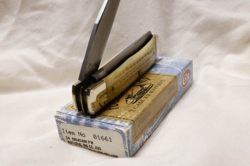 CASE TRAPPER with mellow Damascus blades and Natural Bone handles! Made in 2000! 