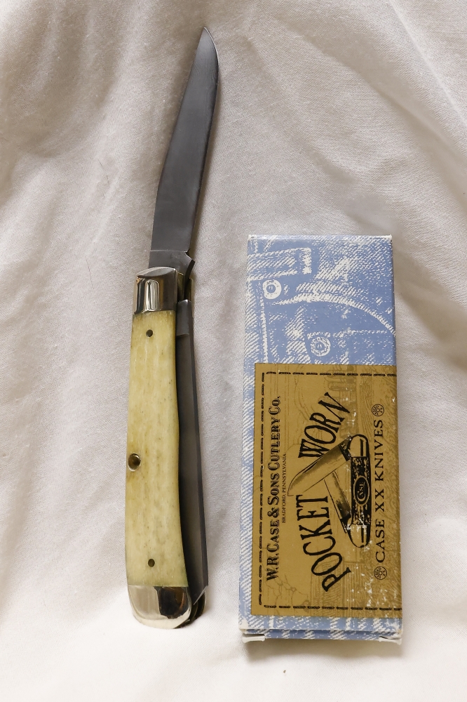 CASE TRAPPER with mellow Damascus blades and Natural Bone handles! Made in 2000! 