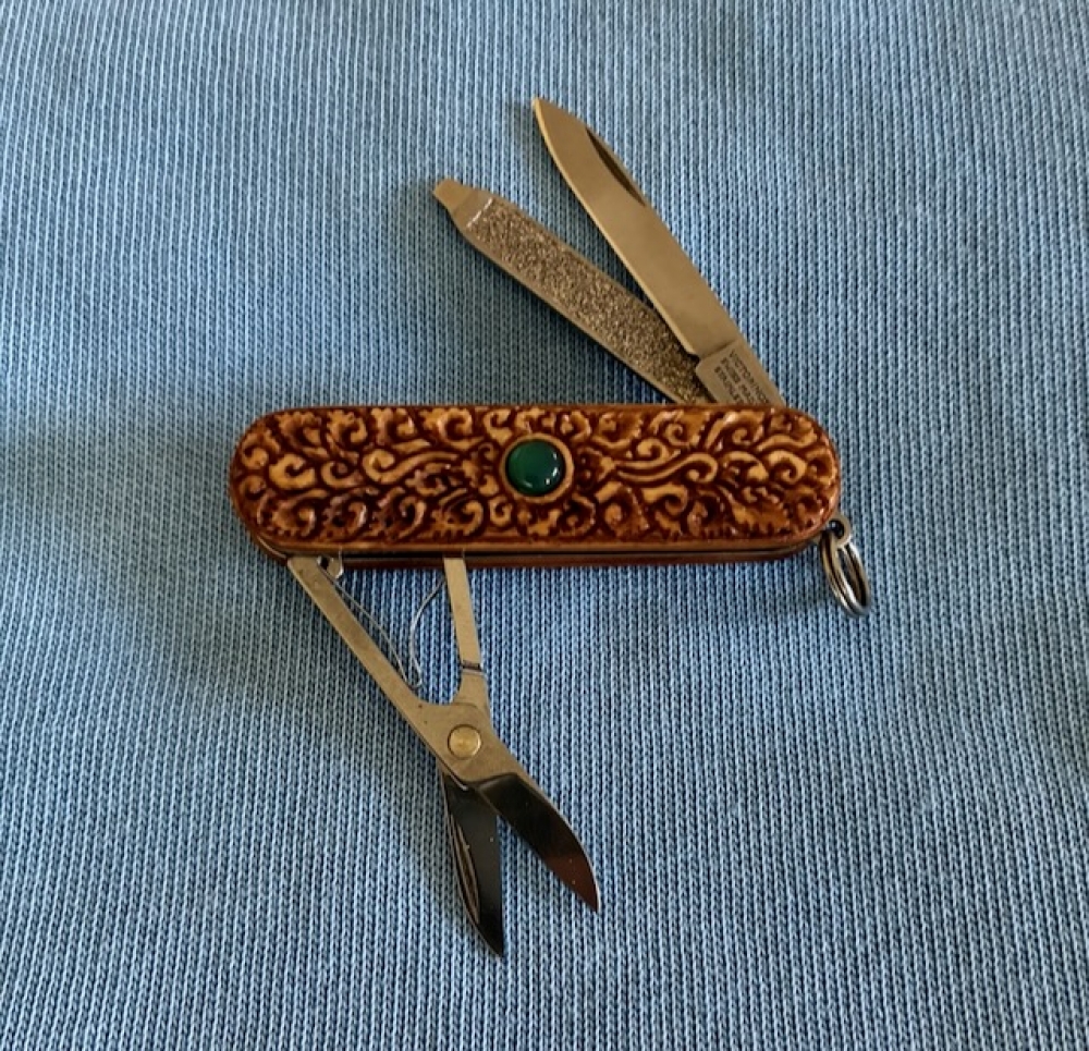 Custom Carved Victorinox \"Classic SD\" Swiss Army Knife Carved Collectors Pocketknife embedded with a GREEN AGATE semi-precious Gemstone… (58mm / Global/European MPN 0.6223) 