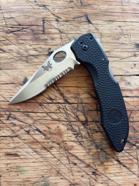 Benchmade Pika 10400s