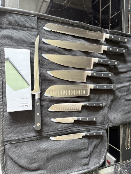 ProCook Professional X50 Chef Knife Set + Filleting Knife & Whetstone – UNUSED
