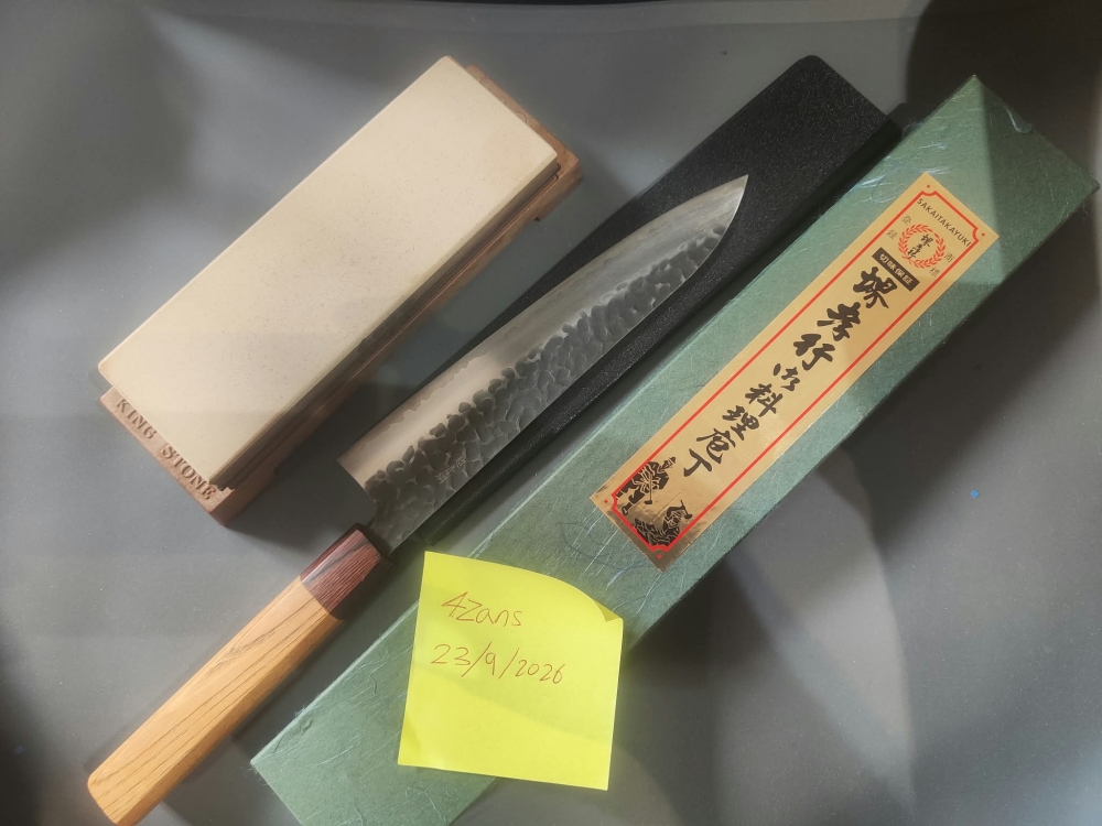 Sakai Takayuki Aogami Super gyuto 210mm & King Deluxe combination whetstone (1000/6000)