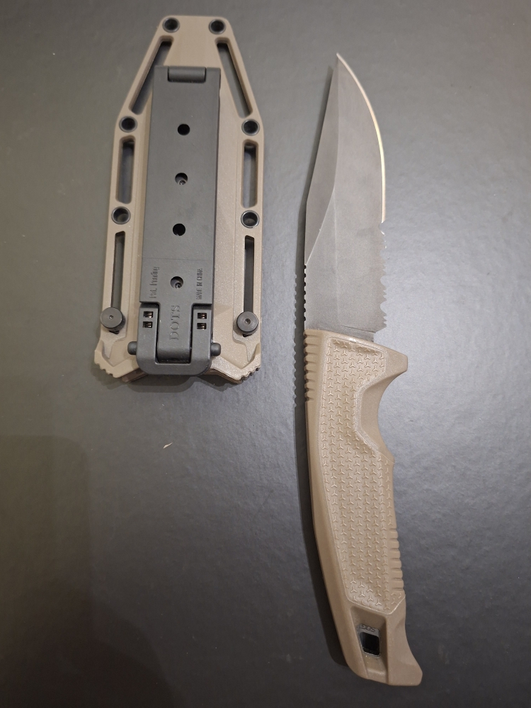 SOG RECONDO FX, Only cut a few papers. Mint