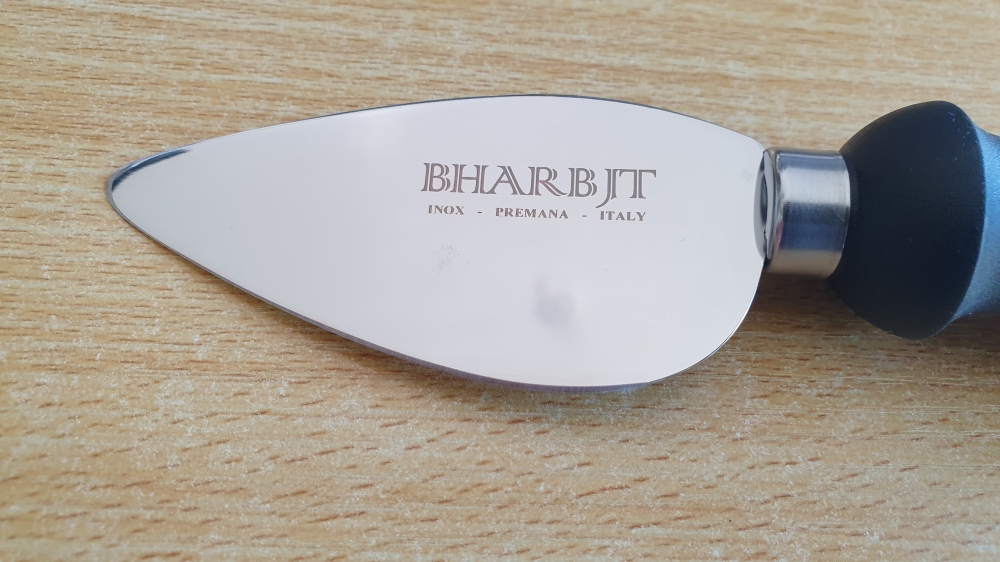 Bharbit Pavia Model Parmesan Hard Cheese Knife 9cm - Black Polypropylene Handle - AISI 420MoV Stainless Steel