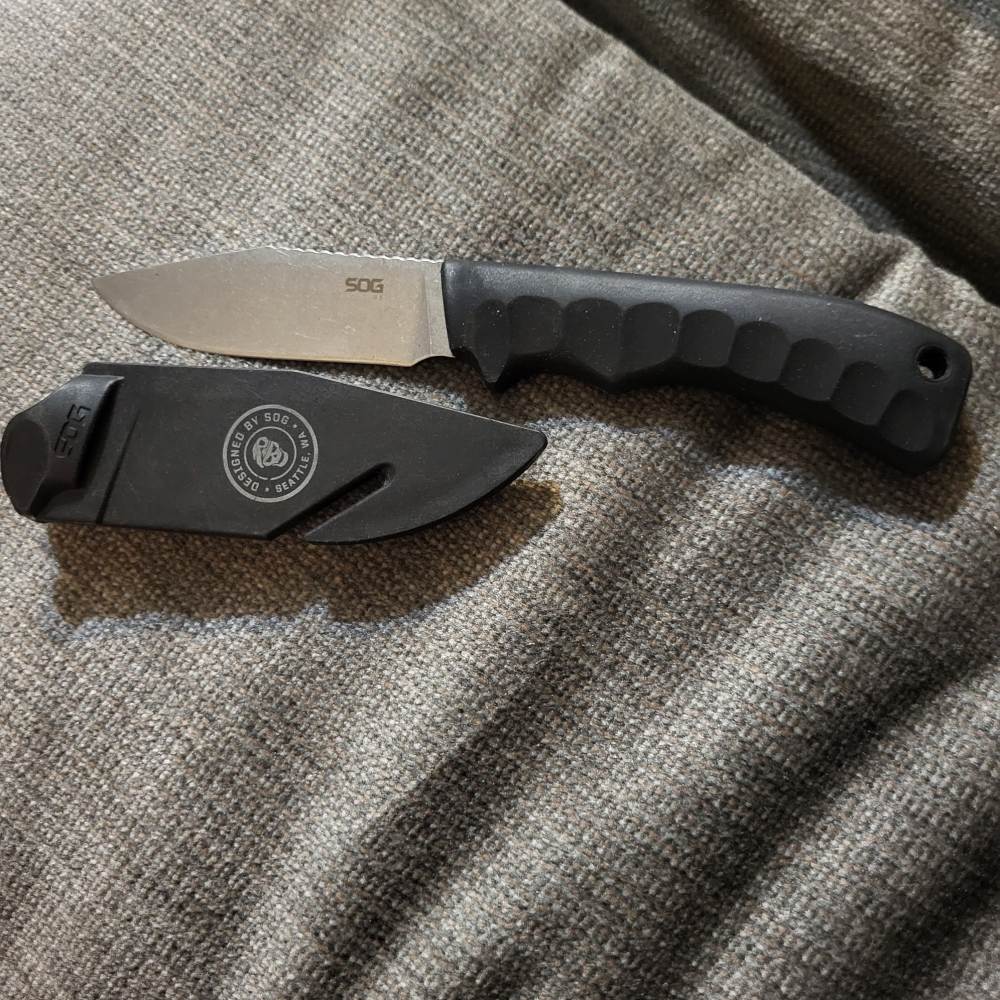 SOG Ace Fixed Blade Knife with Molded Sheath & Built-In Cord Cutter (ACE1001-CP