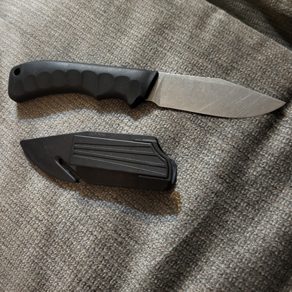 SOG Ace Fixed Blade Knife with Molded Sheath & Built-In Cord Cutter (ACE1001-CP