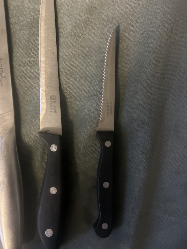 8 kitchen knives 