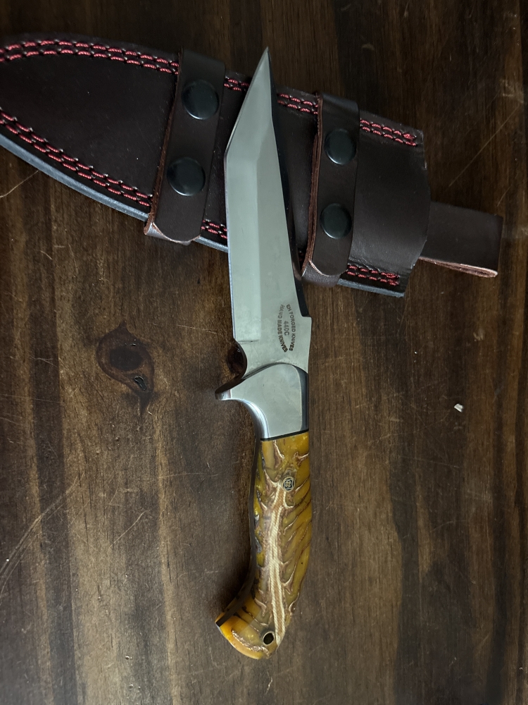 Hunting knife 