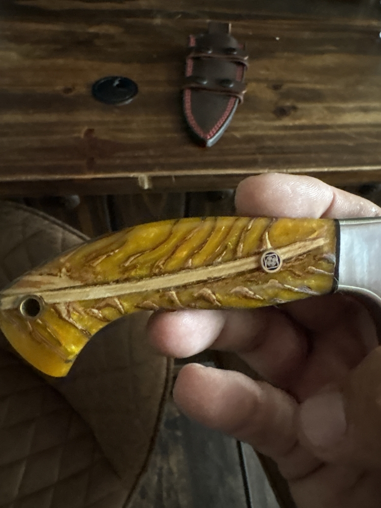 Hunting knife 