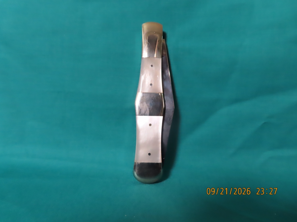 KA-BAR - 1985 - \"Knife Collectors Club\" Mother of Pearl coke bottle design