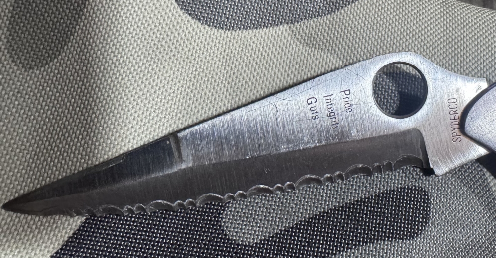 Spyderco Police \"P.I.G.\" rare variation of the first-gen Police (Model C07) produced in Seki City, Japan,1984 and 1986