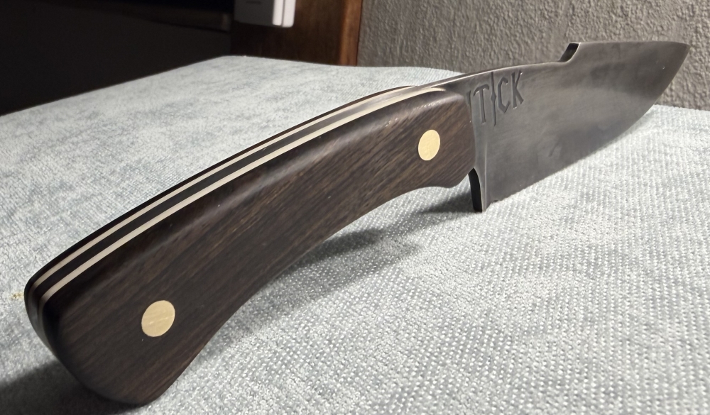 Custom Drop Point Skinner 