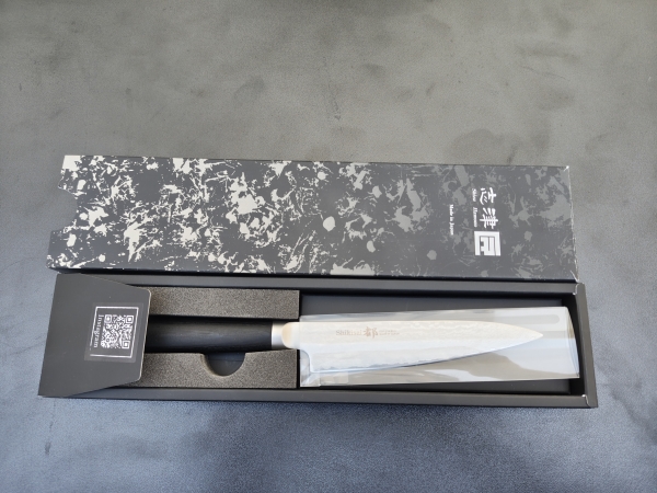 Shizu Hamono Shikisai Miyako petty (130mm)