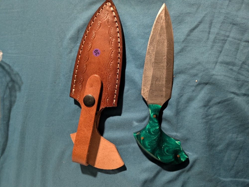 Damascus fixed blades 