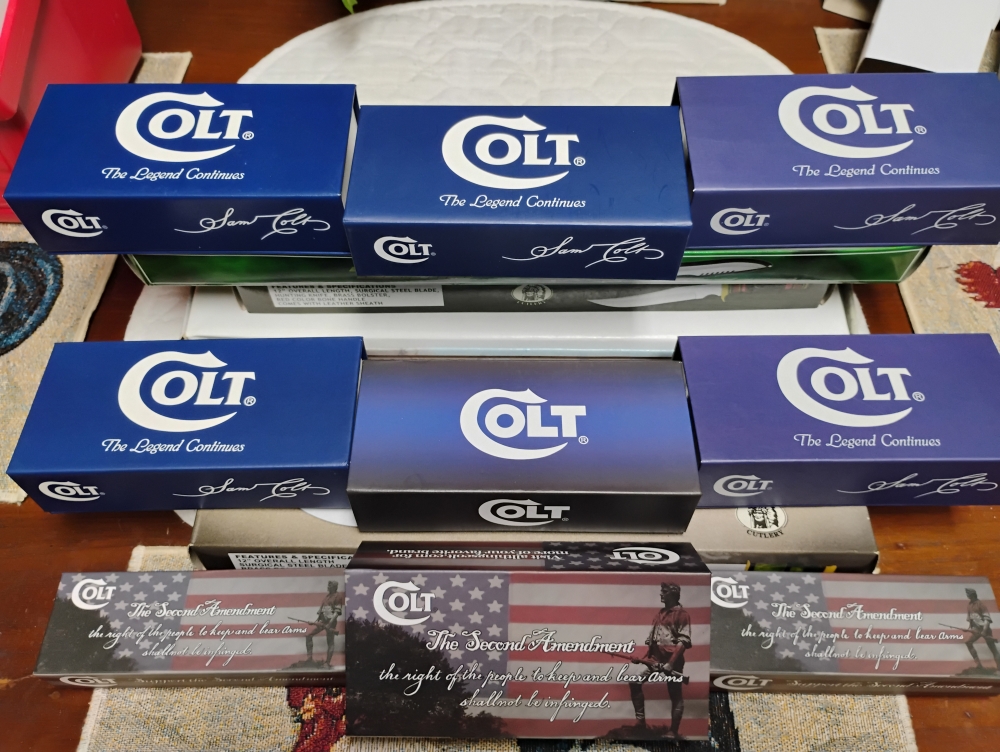 Patriotic Colt pocket knifes 