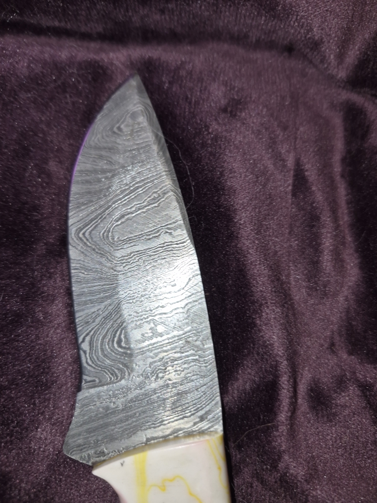 Custom Damascus Fixed Blade – Brass Inlay – Resin Handle – Ornate Mosaic Pin