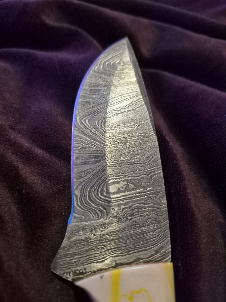 Custom Damascus Fixed Blade – Brass Inlay – Resin Handle – Ornate Mosaic Pin