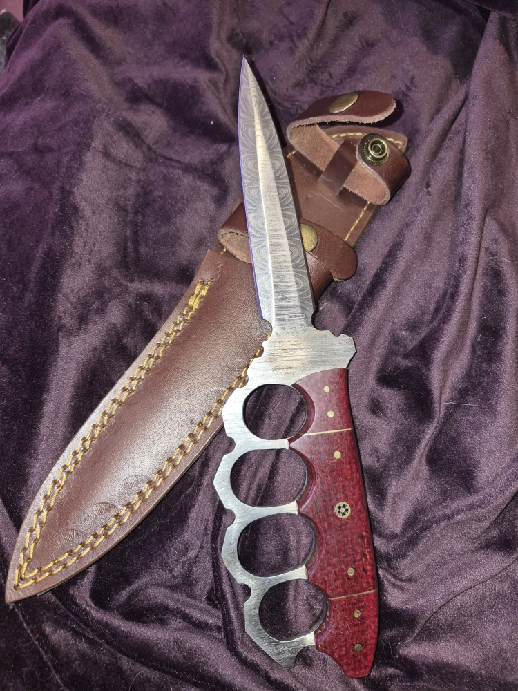 Custom Fixed Blade – Historical-Style Replica – Damascus Pattern – Brass Knuckle Handle – Leather Sheath
