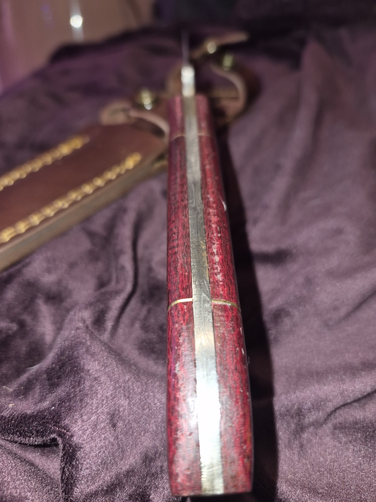 Custom Fixed Blade – Historical-Style Replica – Damascus Pattern – Brass Knuckle Handle – Leather Sheath