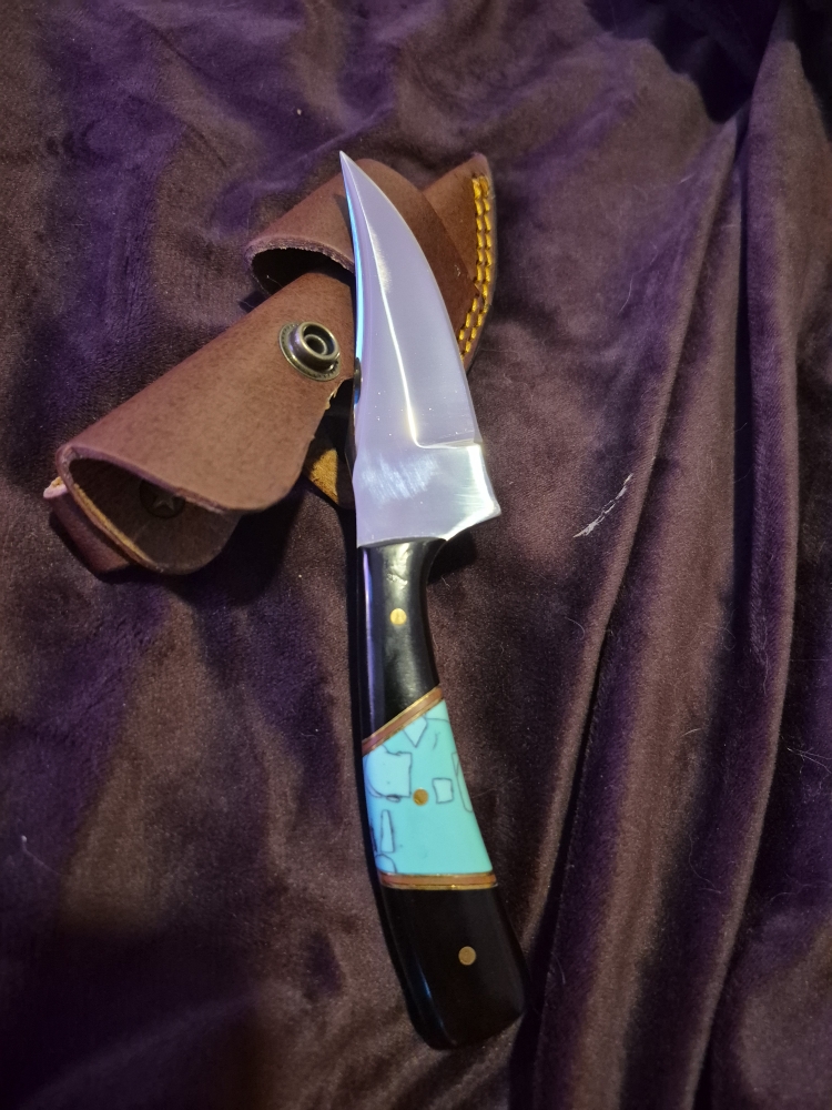 Custom Skinning-Style Fixed Blade – Polished Steel – Turquoise & Wood Handle – Leather Sheath