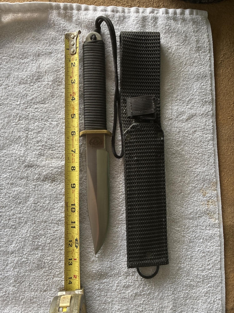 EK commando, bowling knife, Paracord handle Fixed blade, new condition with sheath