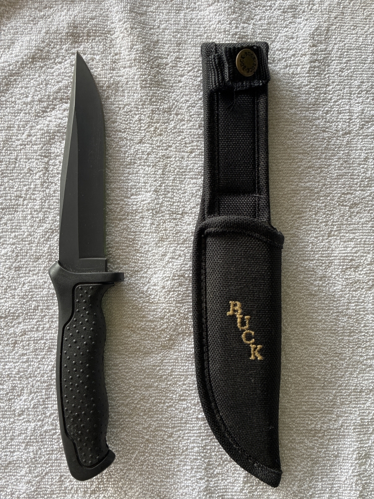 Vintage US Buck Knighthawk model #650 Fighting/Hunting Knife with Sheath 6” Blade 11” overall length 