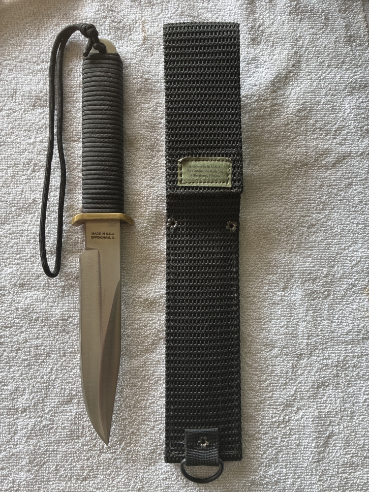 EK commando, bowling knife, Paracord handle Fixed blade, new condition with sheath