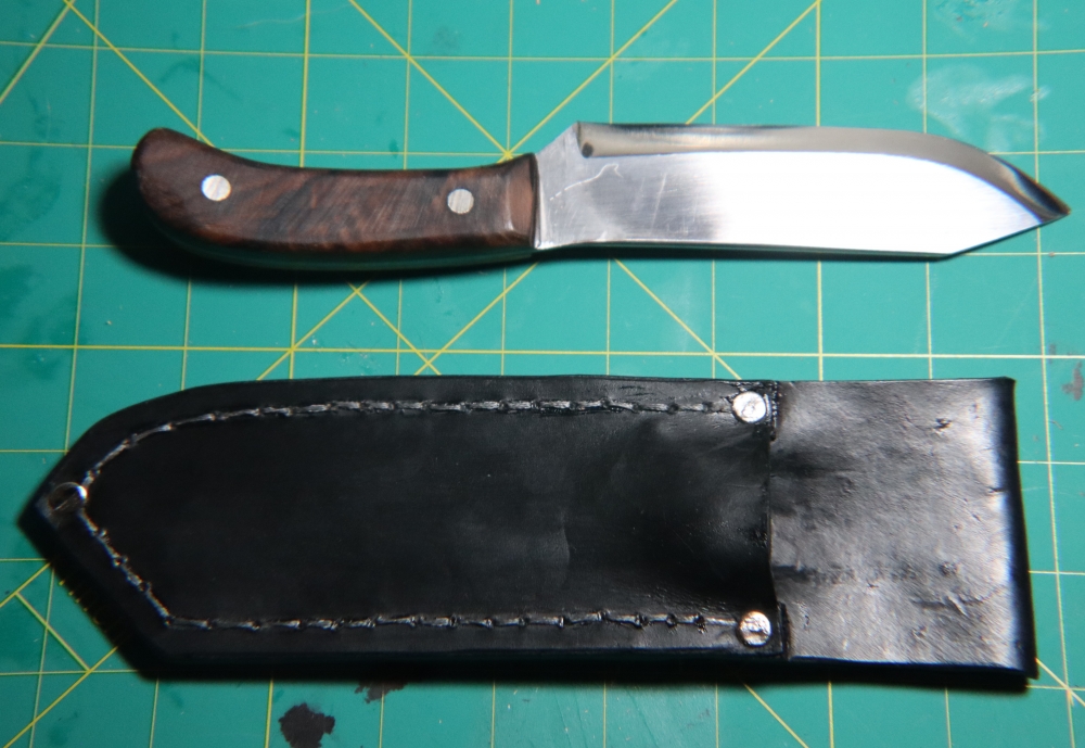 1095 Clip Point Hunter – Two-Tone Oak/Walnut w/ Black Leather Sheath