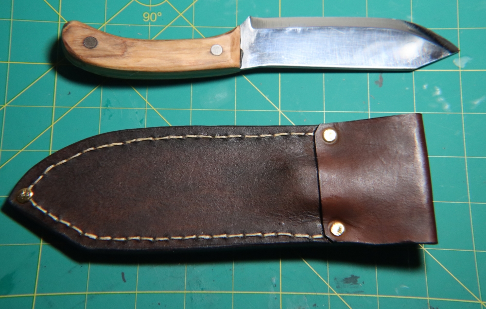 1095 Clip Point Hunter – Oak Handle w/ Brown Leather Sheath