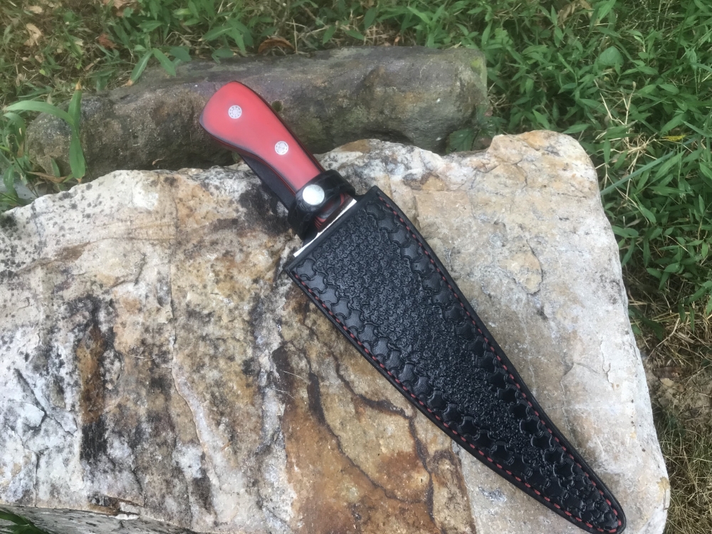 Raindrop Pattern Damascus Serrated Knife With Red Acrylic Handle With Black Leather Sheath 