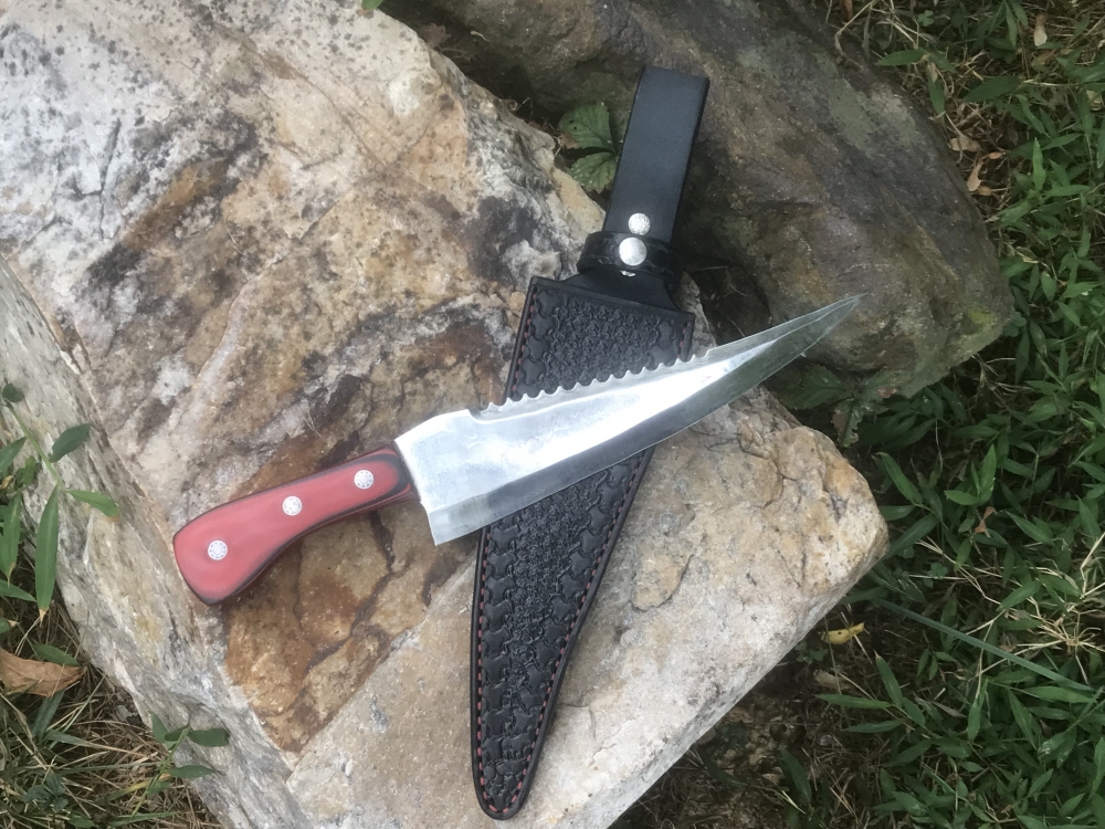 Raindrop Pattern Damascus Serrated Knife With Red Acrylic Handle With Black Leather Sheath 