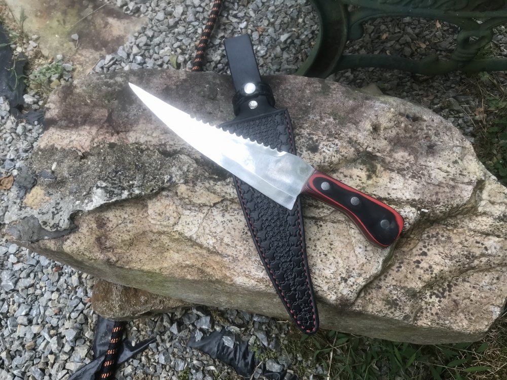 Raindrop Pattern Damascus Serrated Knife With Red Acrylic Handle With Black Leather Sheath 
