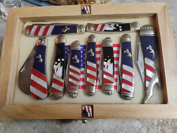 Patriotic Colt pocket knifes 