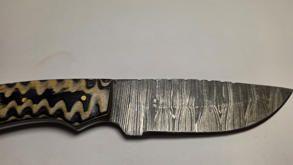 Damascus knife 