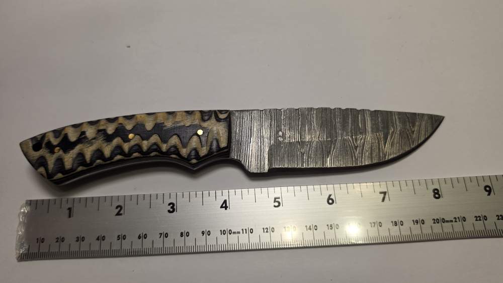 Damascus knife 
